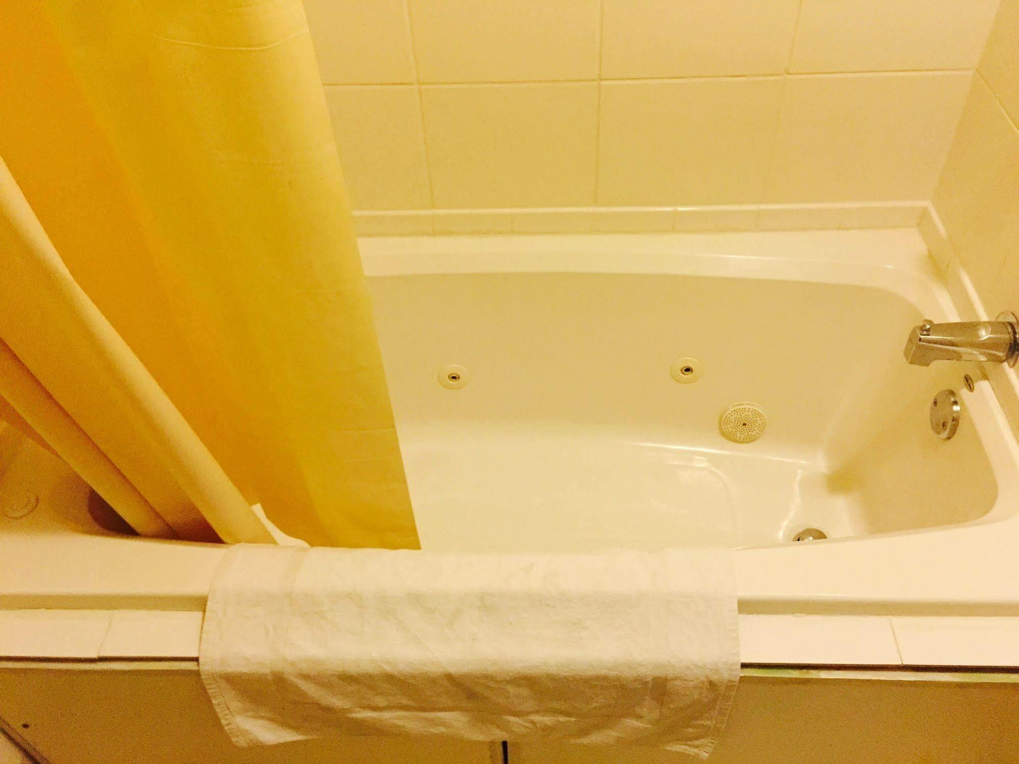 Regency Inn Bridgeport-Frankenmuth Buitenkant foto